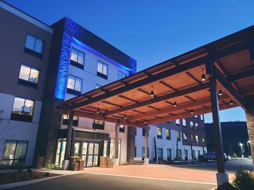 Holiday Inn Express and Suites The Dalles image 28