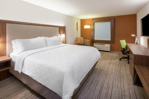 Holiday Inn Express and Suites The Dalles image 39